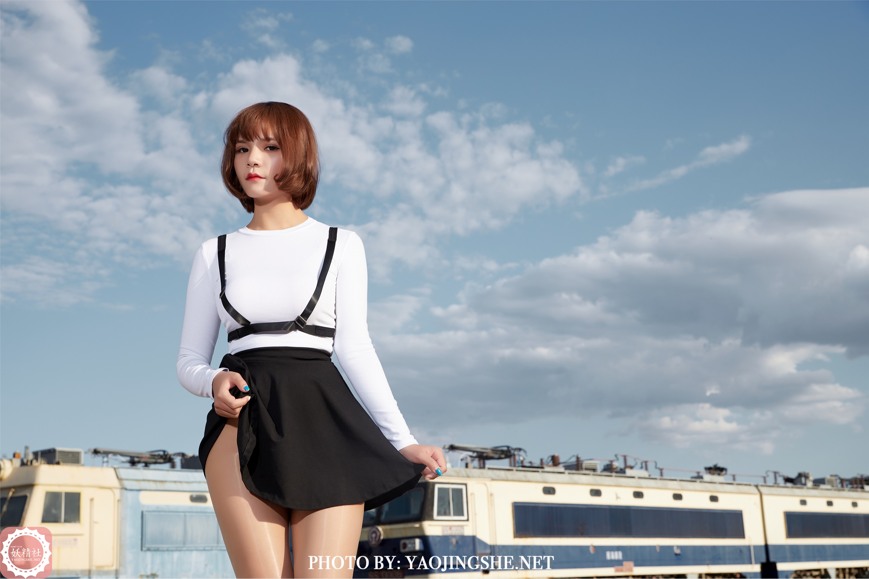 妖精社  2020.11.28 T2042《逆光车站》唐飞飞